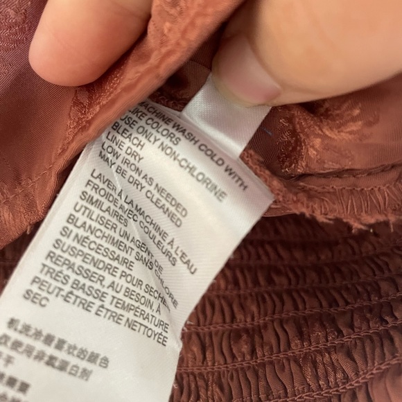 Urban Outfitters Patterned Silky Cropped Copper Blouse Size Medium - Picture 5 of 8